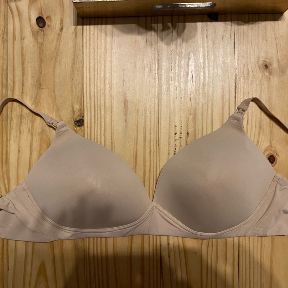 Motherhood Nursing Bra 40DD